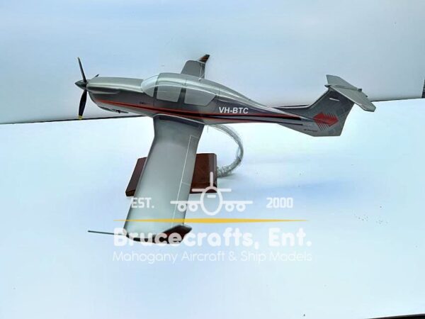 Diamond DA50 VH-BTC - Image 5